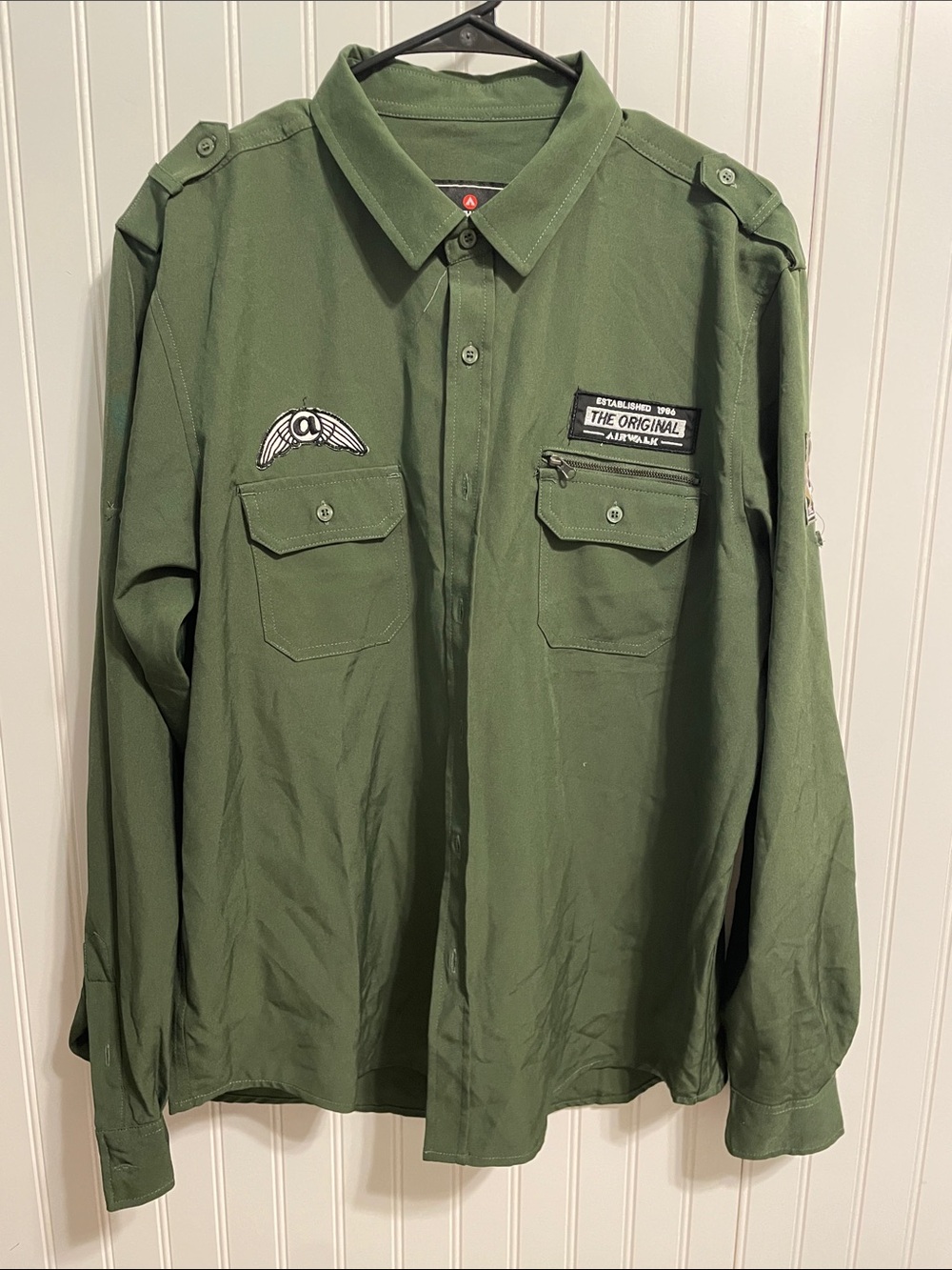 Airwalk Men's Olive Green Military-Inspired Button-Down Shirt